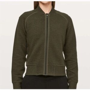 Lululemon On Repeat Bomber Jacket Womens Sz 4 Army Green Lightweight Preppy EUC